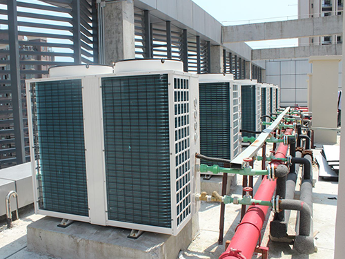 酒店空气能热泵用九州酷游，一年四季24小时不间断供水