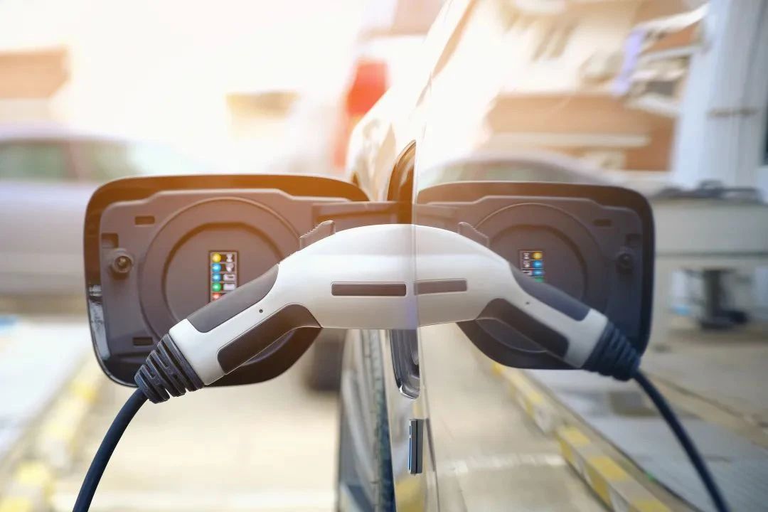 充电速度越来越快，看液冷如何解决“散热焦虑”！