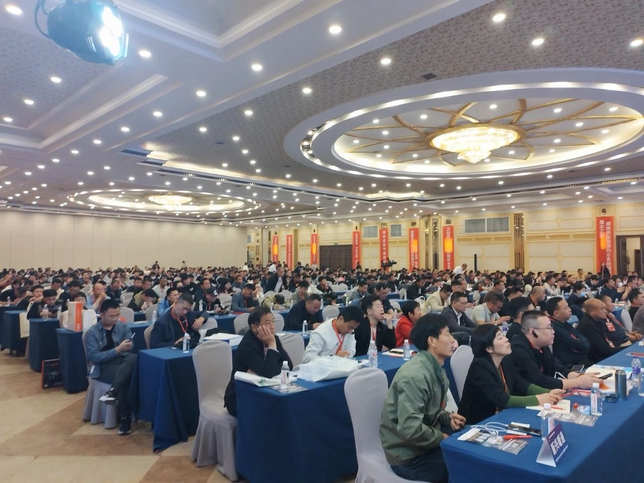 逐“碳”中原 “豫”见郑州 | 九州酷游荣耀亮相第五届中原热水采暖制冷行业交流